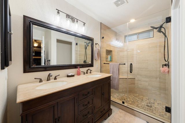 8810 Laguna Star Dr, Elk Grove, CA 95758