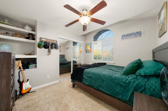 8810 Laguna Star Dr, Elk Grove, CA 95758