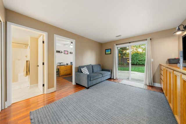 8810 Laguna Star Dr, Elk Grove, CA 95758