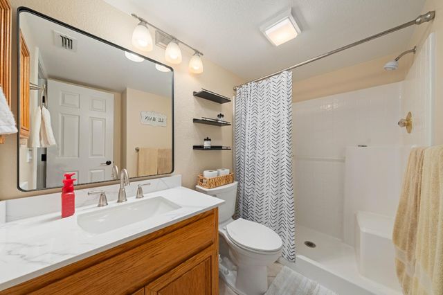 8810 Laguna Star Dr, Elk Grove, CA 95758