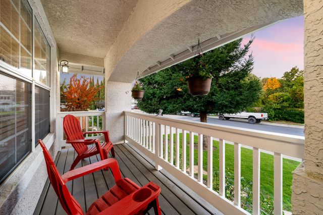 8810 Laguna Star Dr, Elk Grove, CA 95758