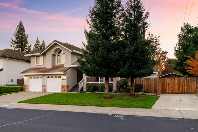 8810 Laguna Star Dr, Elk Grove, CA 95758