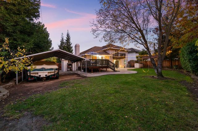 8810 Laguna Star Dr, Elk Grove, CA 95758