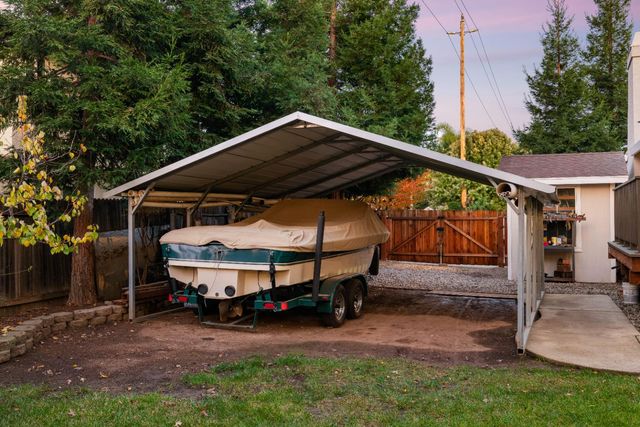 8810 Laguna Star Dr, Elk Grove, CA 95758