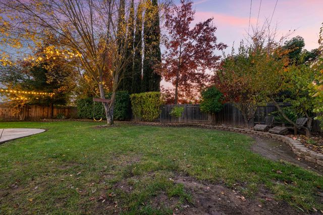 8810 Laguna Star Dr, Elk Grove, CA 95758