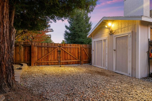 8810 Laguna Star Dr, Elk Grove, CA 95758