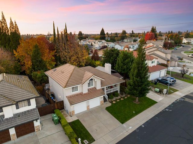8810 Laguna Star Dr, Elk Grove, CA 95758
