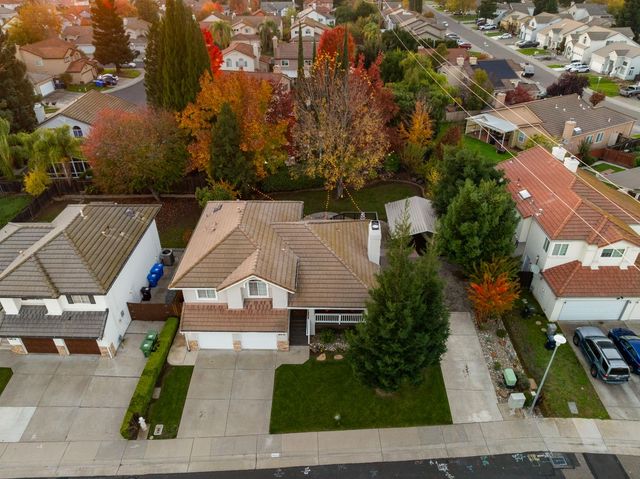 8810 Laguna Star Dr, Elk Grove, CA 95758
