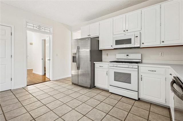 215 Shoreline Drive, Fayetteville, GA 30215