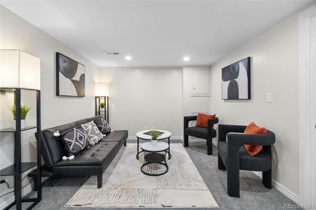 3032 N Adams Street, Denver, CO 80205