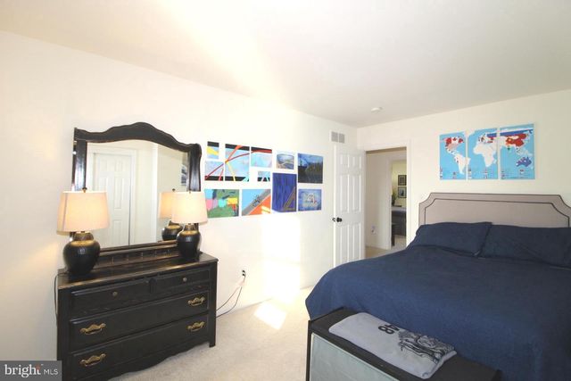 48 MARBLE HOUSE DR, Bear, DE 19701