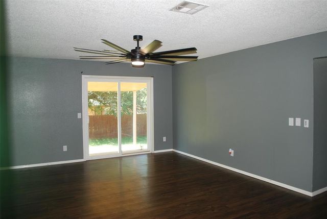 3805 Oak Valley Road, Oklahoma City, OK 73135