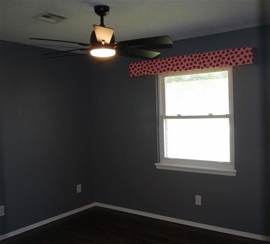 3805 Oak Valley Road, Oklahoma City, OK 73135