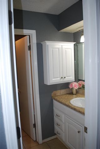 3805 Oak Valley Road, Oklahoma City, OK 73135