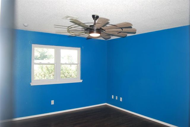 3805 Oak Valley Road, Oklahoma City, OK 73135