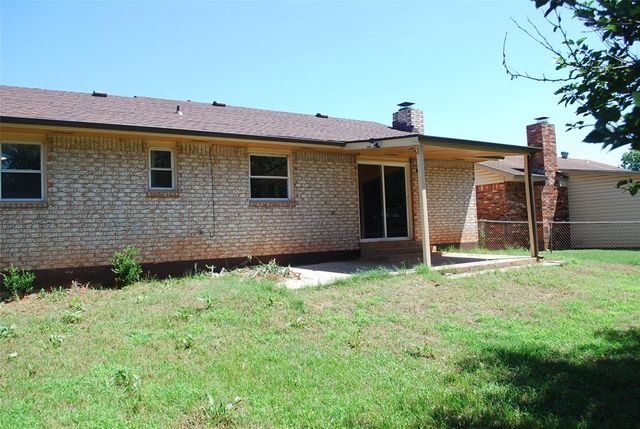 3805 Oak Valley Road, Oklahoma City, OK 73135