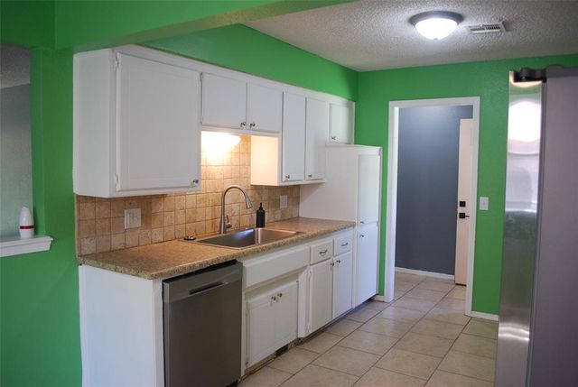 3805 Oak Valley Road, Oklahoma City, OK 73135