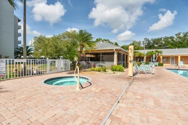4220 PINEBROOK CIRCLE 11, Bradenton, FL 34209
