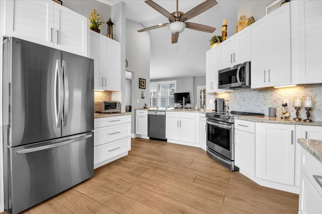 Image 20 of property listing at 4220 PINEBROOK CIRCLE 11, Bradenton, FL 34209