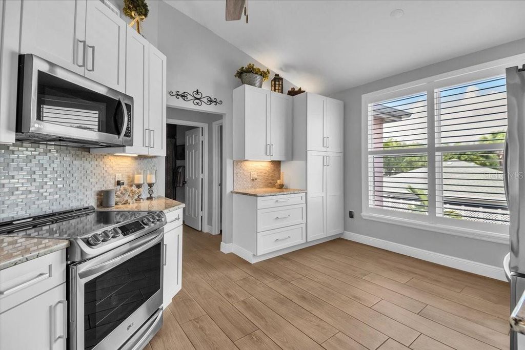 Image 24 of property listing at 4220 PINEBROOK CIRCLE 11, Bradenton, FL 34209