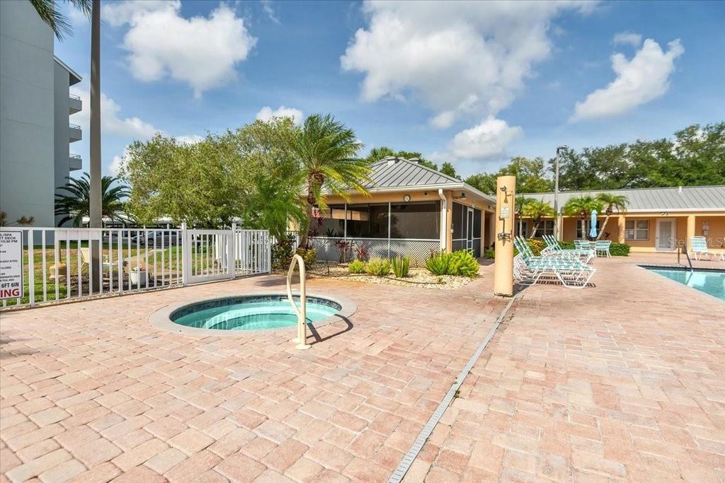 Image 50 of property listing at 4220 PINEBROOK CIRCLE 11, Bradenton, FL 34209