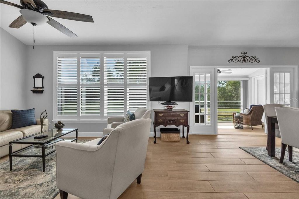 Image 10 of property listing at 4220 PINEBROOK CIRCLE 11, Bradenton, FL 34209