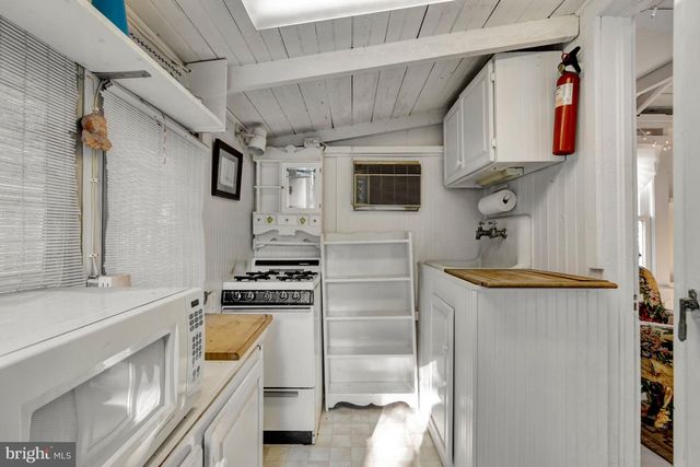 206 E MARKET ST, Lewes, DE 19958