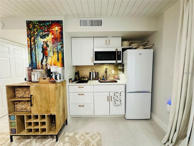 1555 TARPON CENTER DRIVE 135, Venice, FL 34285