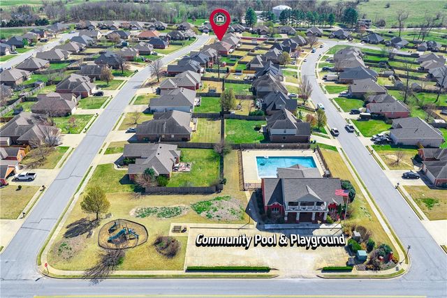 520 Coopers Farm Road, Centerton, AR 72719