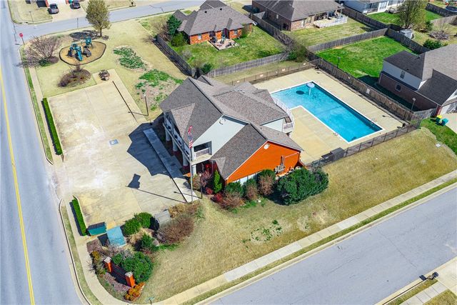 520 Coopers Farm Road, Centerton, AR 72719