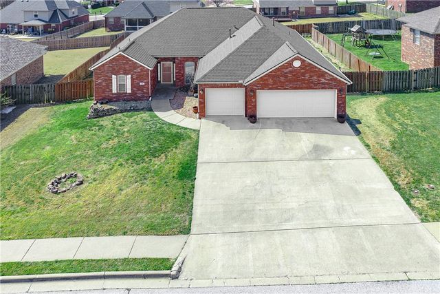 520 Coopers Farm Road, Centerton, AR 72719