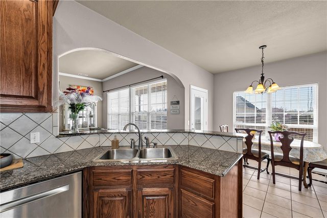 520 Coopers Farm Road, Centerton, AR 72719