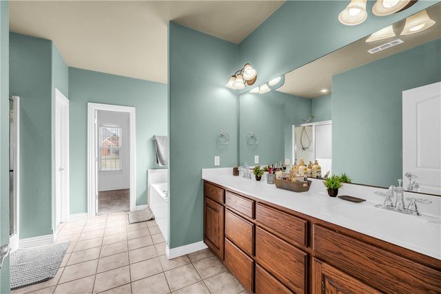 520 Coopers Farm Road, Centerton, AR 72719