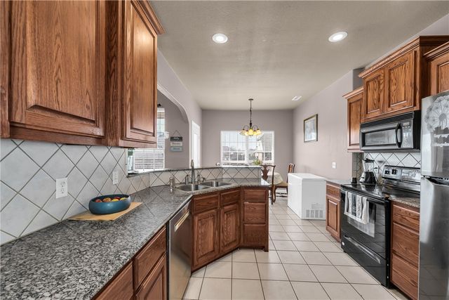 520 Coopers Farm Road, Centerton, AR 72719