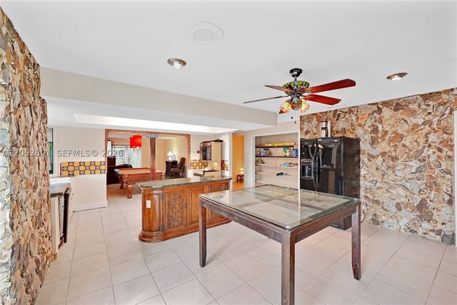 8541 N Lake Dasha Dr, Plantation, FL 33324