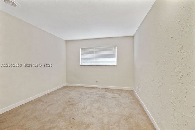 8541 N Lake Dasha Dr, Plantation, FL 33324