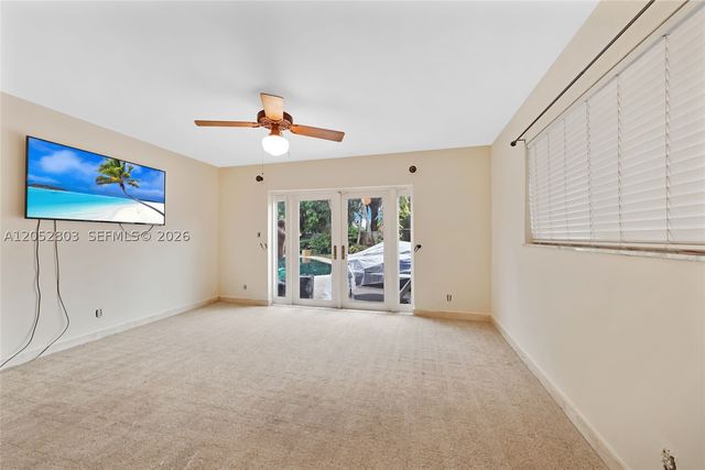 8541 N Lake Dasha Dr, Plantation, FL 33324