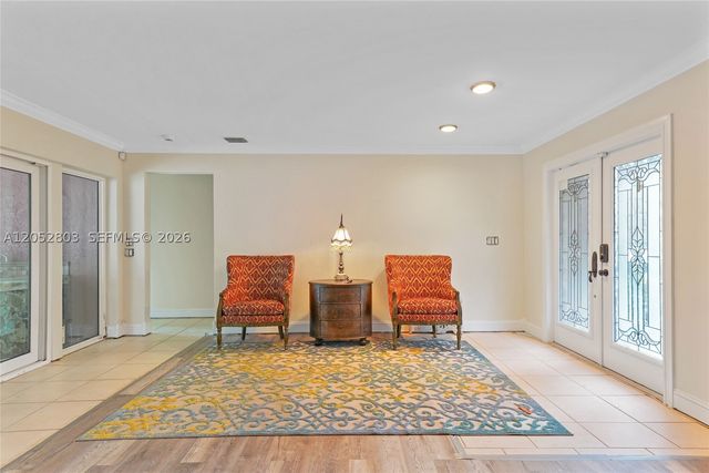 8541 N Lake Dasha Dr, Plantation, FL 33324