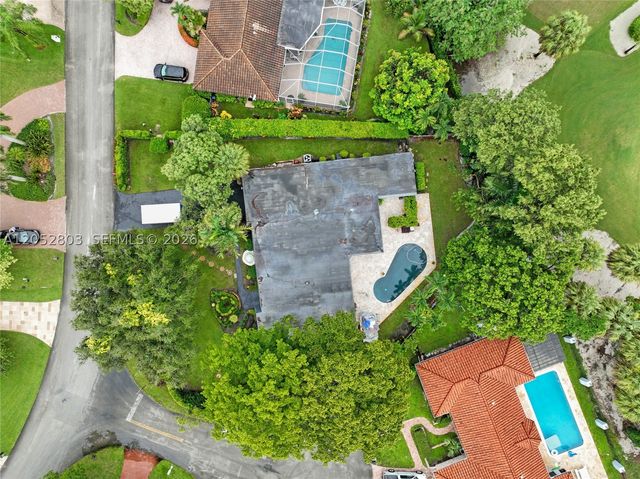 8541 N Lake Dasha Dr, Plantation, FL 33324