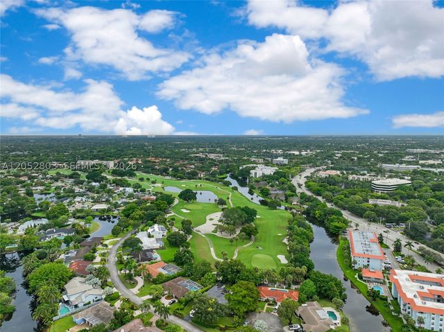 8541 N Lake Dasha Dr, Plantation, FL 33324