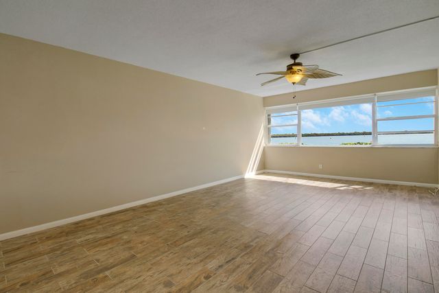 60 Yacht Club Drive 103, North Palm Beach, FL 33408