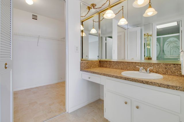 60 Yacht Club Drive 103, North Palm Beach, FL 33408
