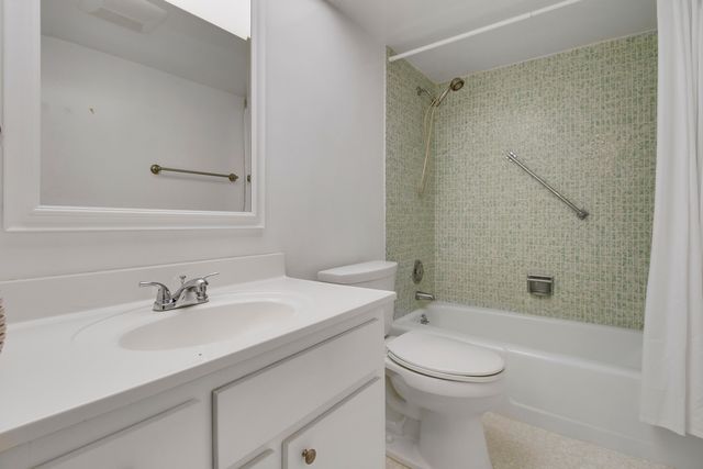 60 Yacht Club Drive 103, North Palm Beach, FL 33408