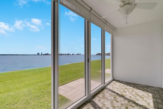 60 Yacht Club Drive 103, North Palm Beach, FL 33408