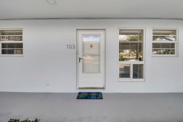 60 Yacht Club Drive 103, North Palm Beach, FL 33408
