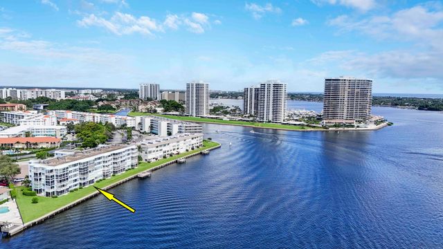 60 Yacht Club Drive 103, North Palm Beach, FL 33408