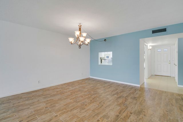 60 Yacht Club Drive 103, North Palm Beach, FL 33408