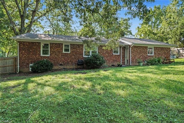 2205 Cardinal Drive, Jamestown, NC 27282