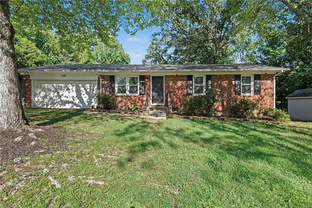 2205 Cardinal Drive, Jamestown, NC 27282