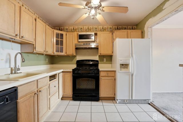 6 Killington Court, Old Bridge, NJ 08857